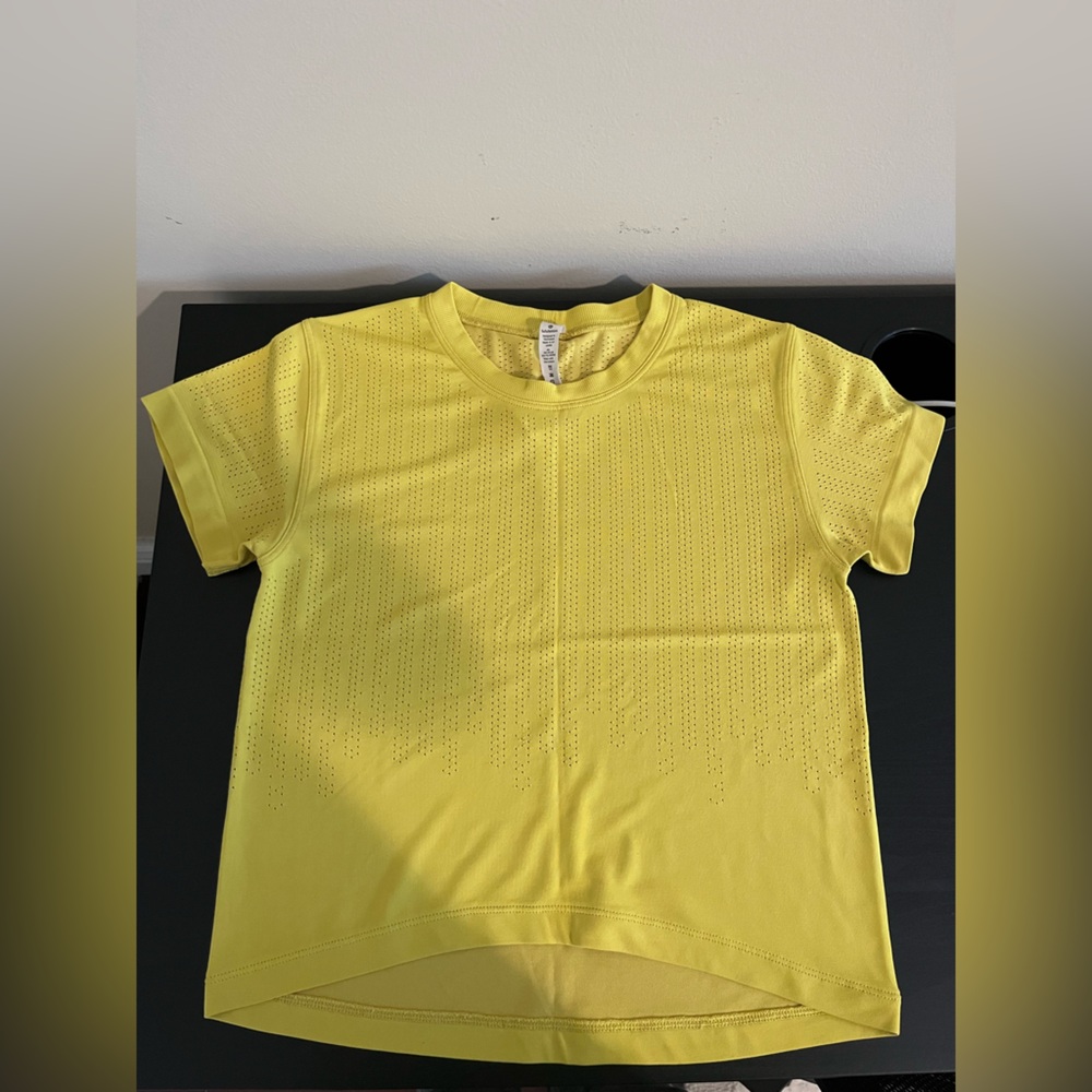 Lululemon short sleeve cropped t-shirt yellow XXS
